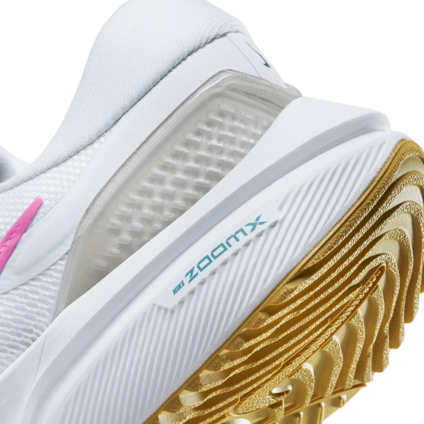 Sapatos de mulher running Nike Air Zoom Vomero 16