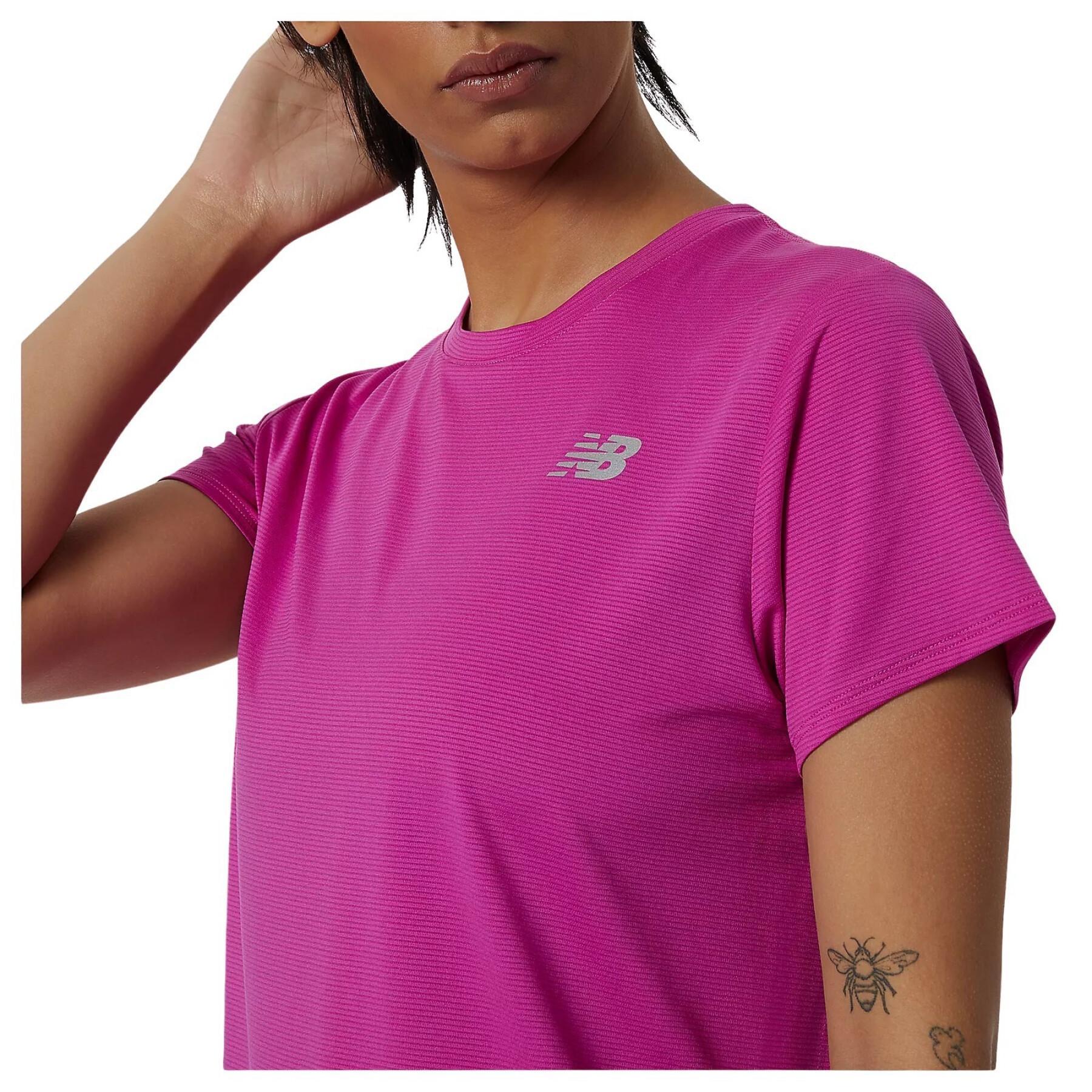 Camiseta feminina New Balance accelerate