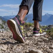 Sapatos de trilha para mulheres Adidas Terrex Voyager 21